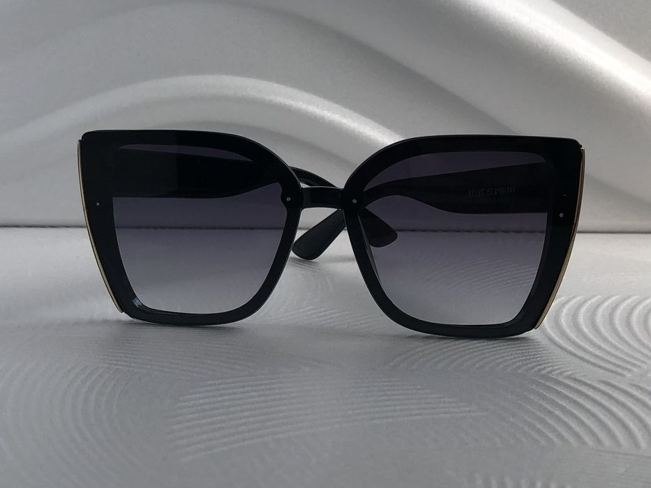 Модерни дамски слънчеви очила