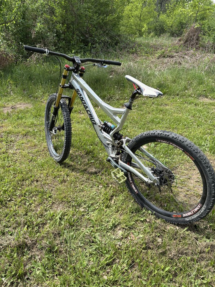 bicicleta Santa Cruz downhill