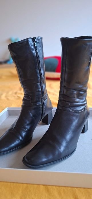 Cizme negre din piele cu toc