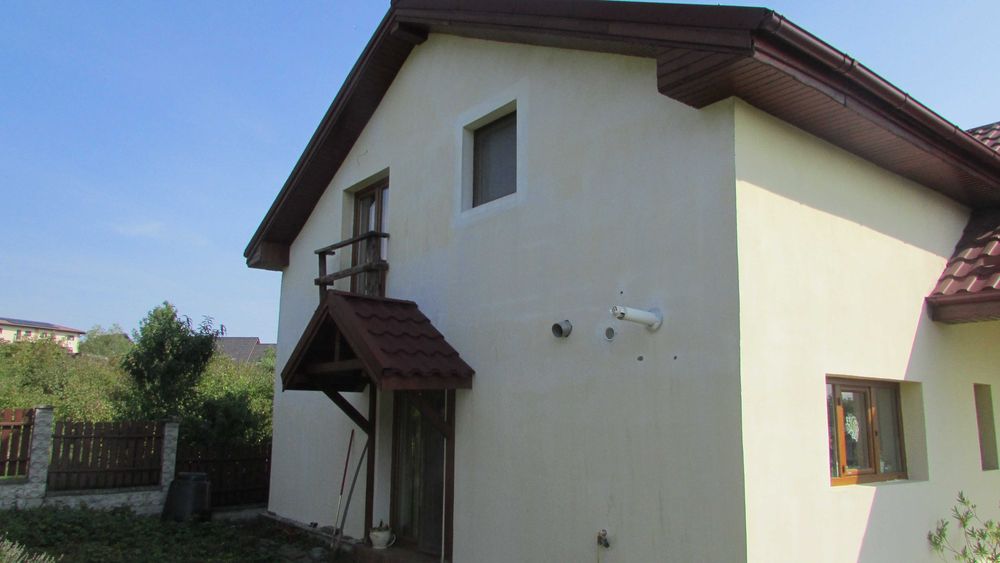 Vând /schimb cu 2 camere + diferență  vilă d+ p+1  -zona Vulcan Deva