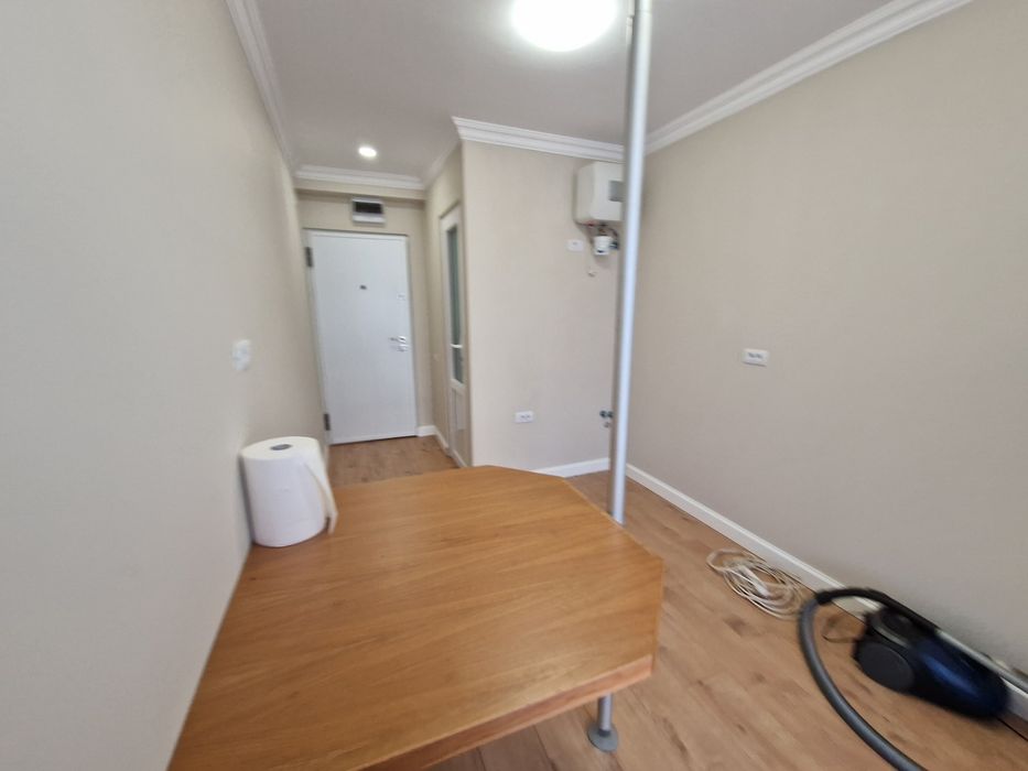 Închiriez apartament