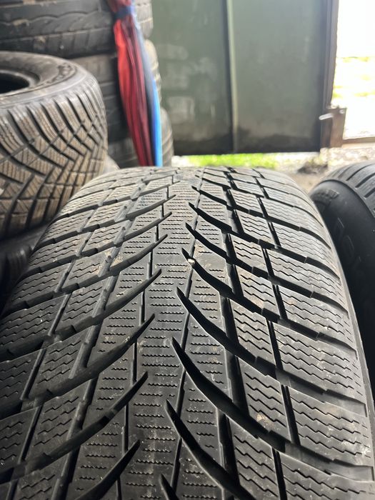 Хубави зимни гуми 4 бр. 235.55.17