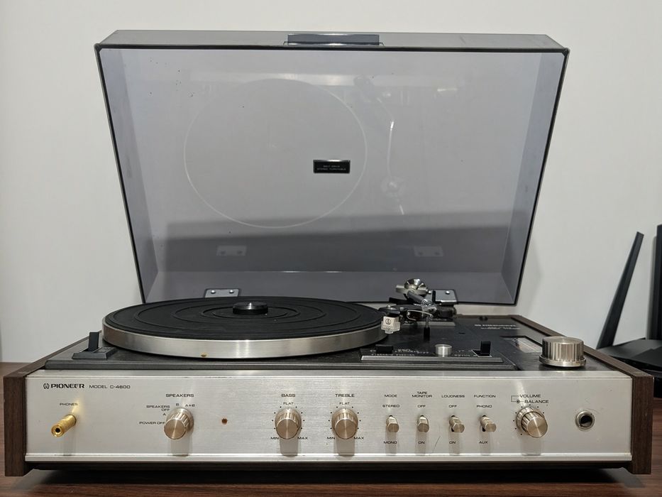 Pick-up Pioneer C4600