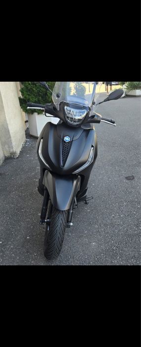 Piaggio Beverly 400 hpe, an 2024