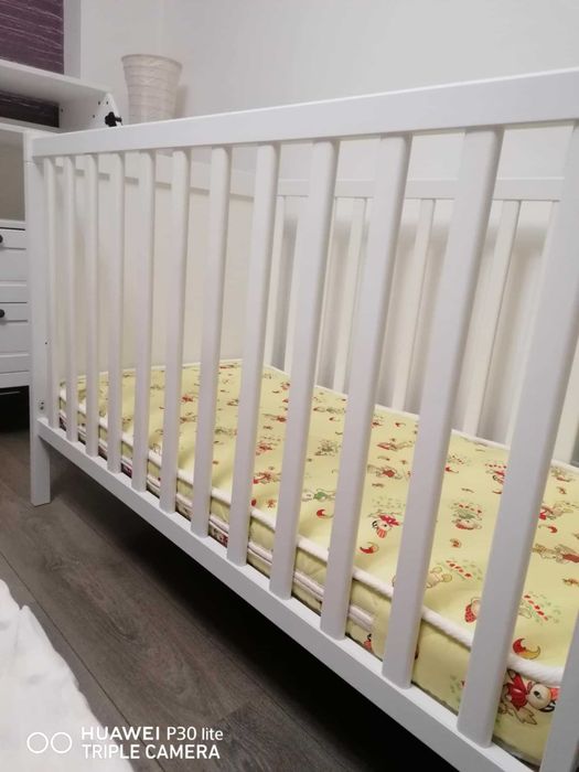 Комплект Бебешко креватче и Маса за повиване/скрин SUNDVIK