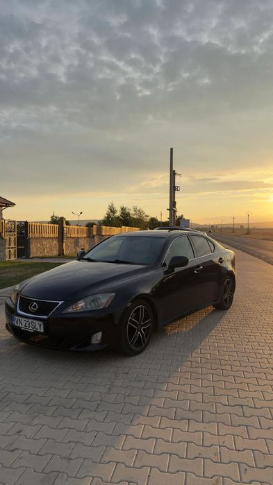 Lexus Seria IS Lexus IS250 • 170.000 km • Automat • Piele • Padele volan • Întreținut