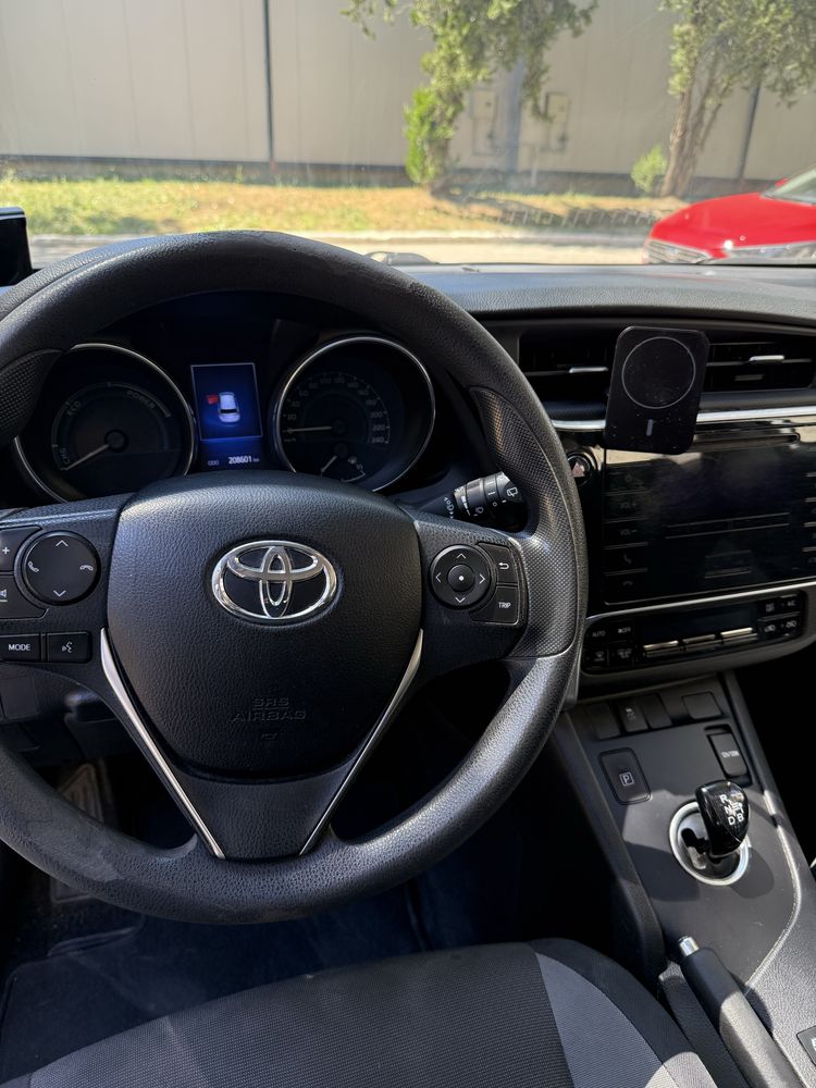 Toyota Auris 1.8 Hybrid