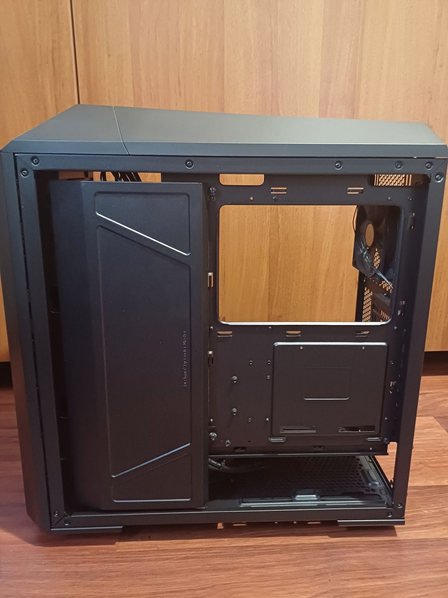 Carcasa cooler master mc500p