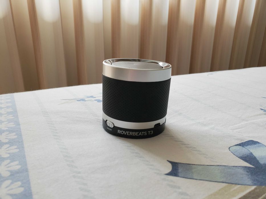 Продавам Bluetooth високоговорител RoverBeats T3 – компактен и мощен