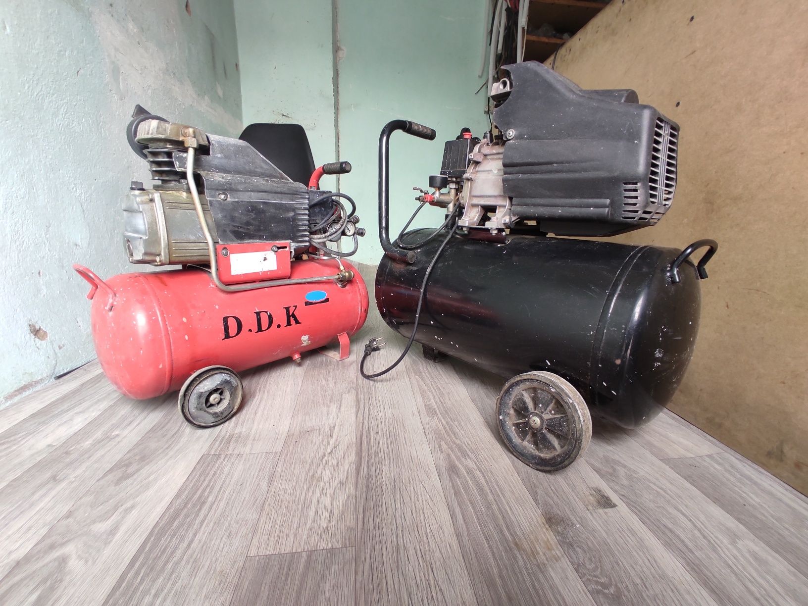 Компрессор 2 шт сотилади Kompressor sotiladi 2 dona  EPA 50 L va 30 L