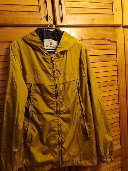 Geacă autentică Moncler de primăvară-toamnă