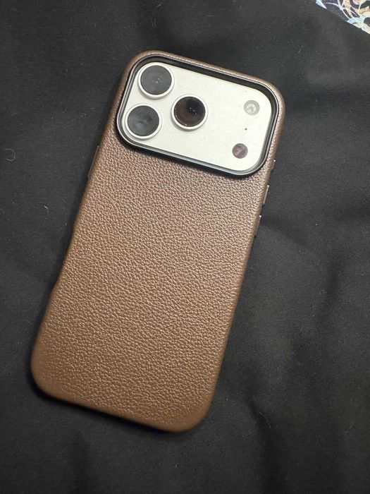 Кожен калъф kingflag за iPhone 17 Pro 6.3'' от естествена кожа, кафяв