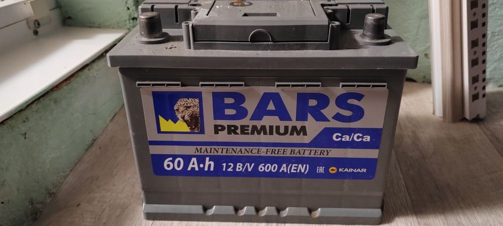 Аккумуляторная батарея на 60 А-h, 12 BN, 600 A