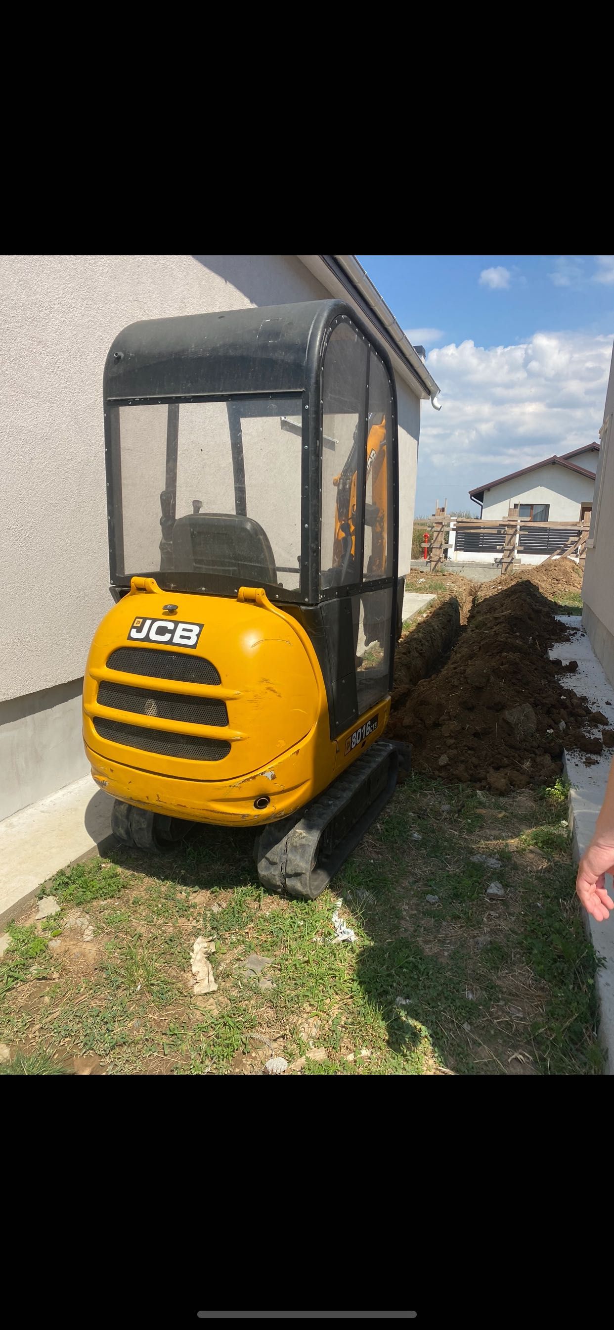 Vând miniexcavator  JCB 8016