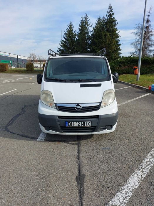 Opel Vivaro 5 locuri