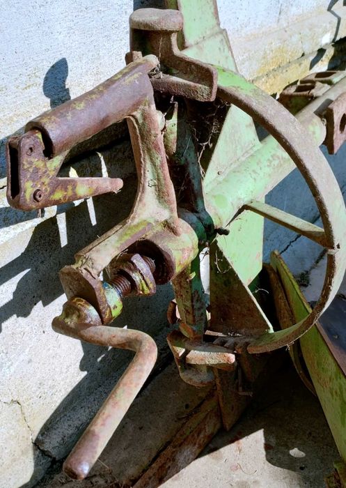 Plug cu o cormana pentru motocultor / tractor 10 - 25 CP