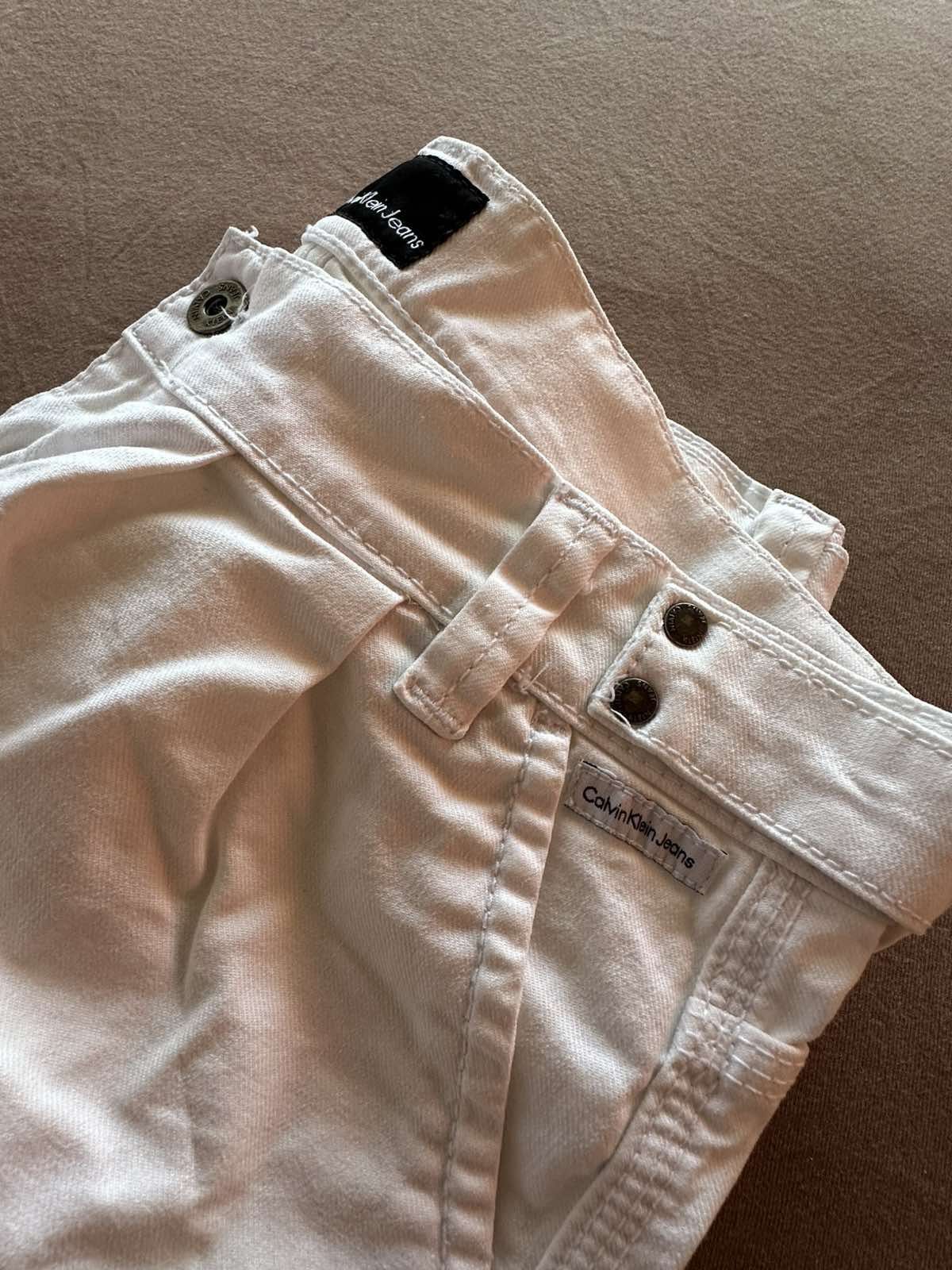 Оригинални панталони на Calvin Klien