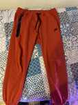 Vand pantaloni Nike Tech Fleece