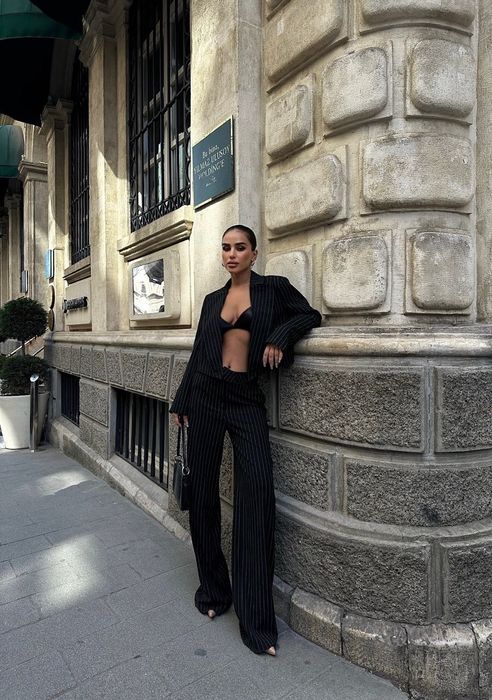 Сет подходящ за офис стил наличен в размер М