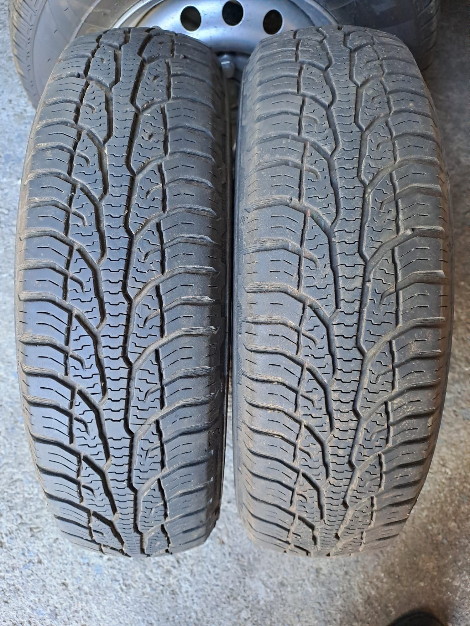 Vand 2 cauciucuri Uniroyal 155 80 13