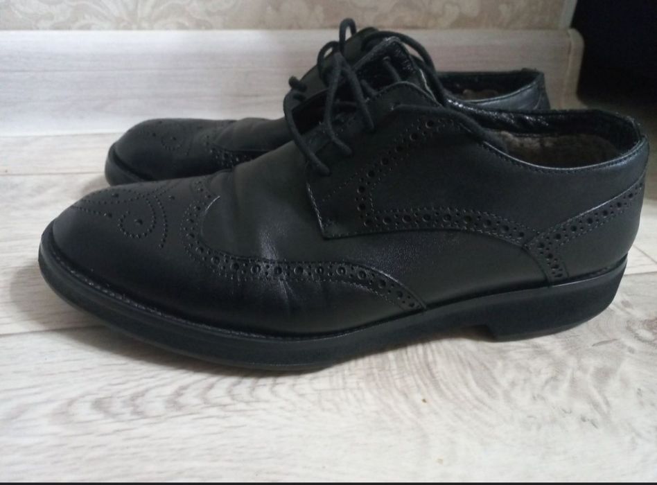 Продам мужские зимние туфли