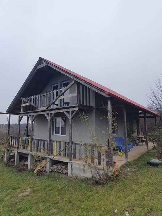 Teren 3687 mp cu casa si 2 fronturi stradale de vanzare Oradea