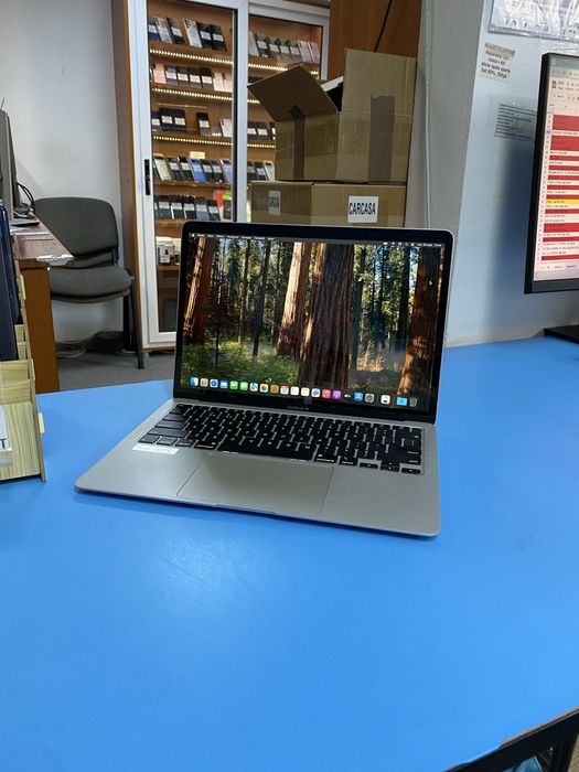 Apple MacBook Air 13 inch 2020 i5 8/500GB, Garantie 12 luni | Lensun