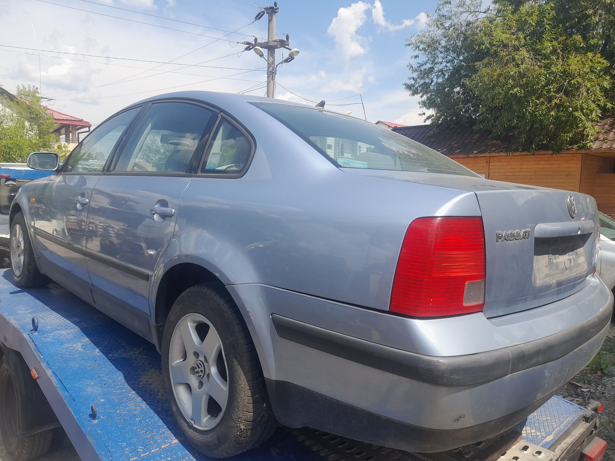 Dezmembrez pasat b5 1.9 tdi