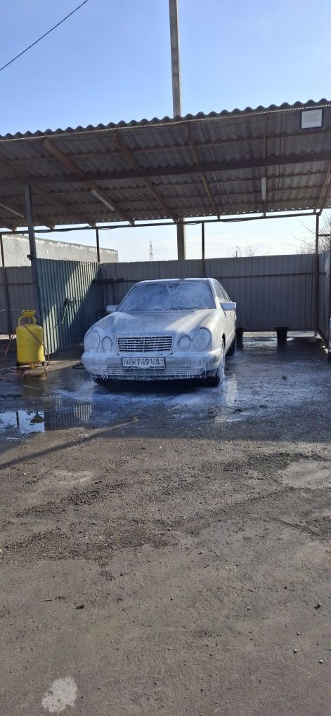Мерседес бенс 210
