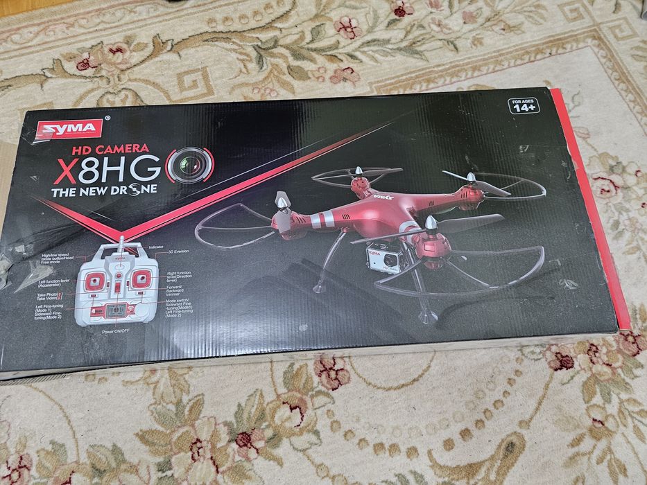 Квадрокоптер с камерой SYMA X8HG