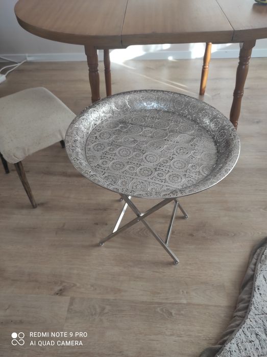 Сгъваема метална масичка