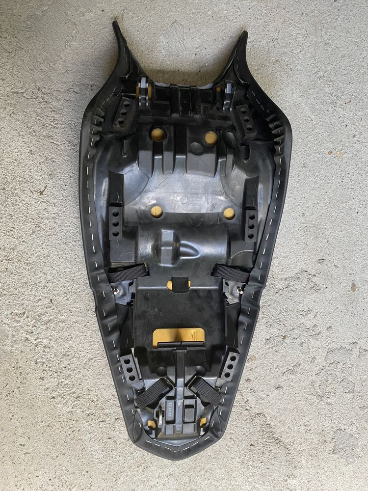 Седалка за Honda Hornet pc41 2011-13г.