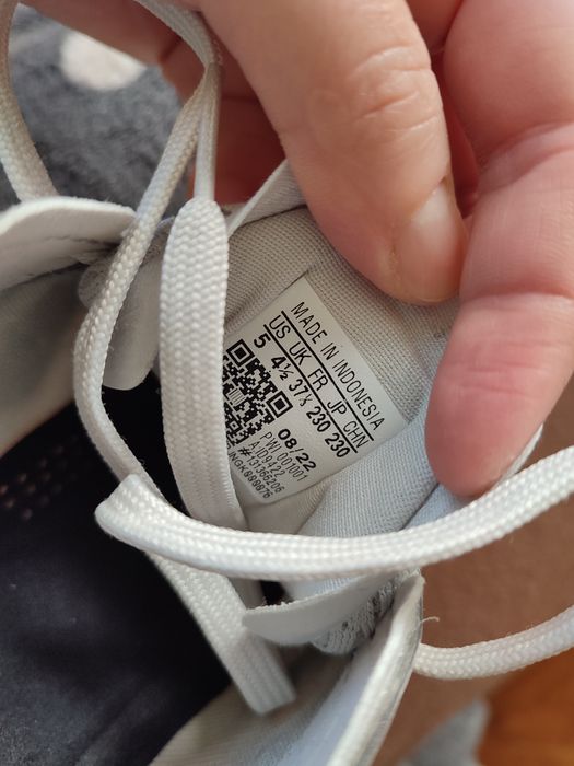 Adidasi alergare Avryn ADIDAS Noi