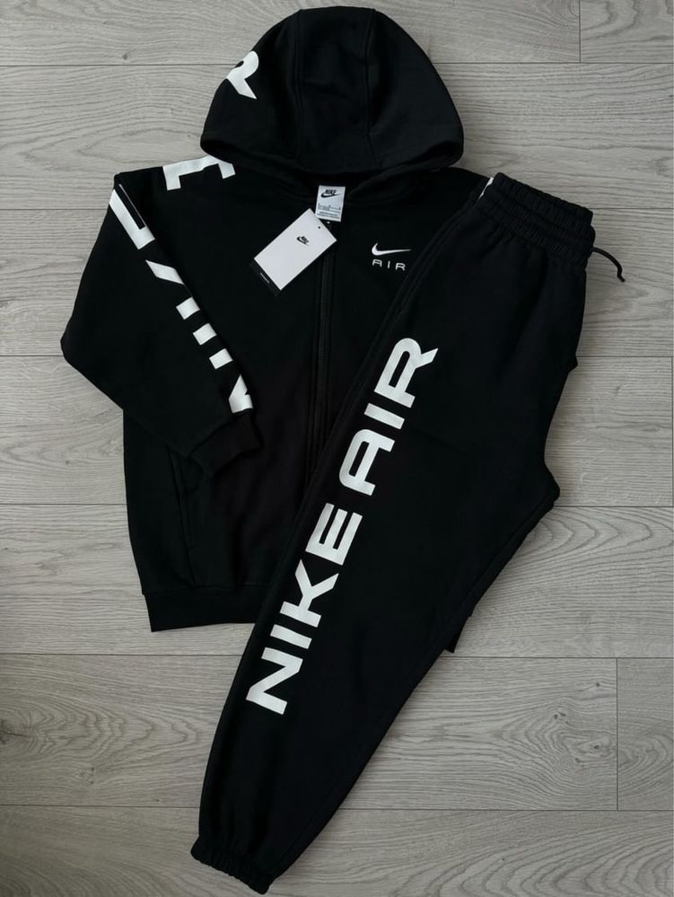 Nike Air нов екип