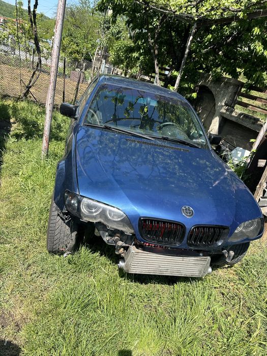 Продавам 2 броя бмв Е46 2.0 дизел 150 на части