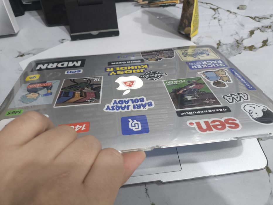 APPLE MACBOOK air /ssd/отличное состояние/в оригинале/новая OS