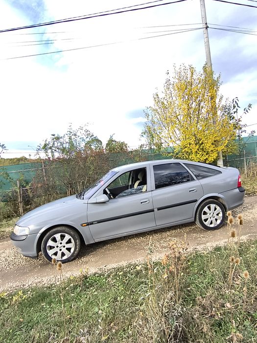 Vând sau schimb Opel Vectra b
