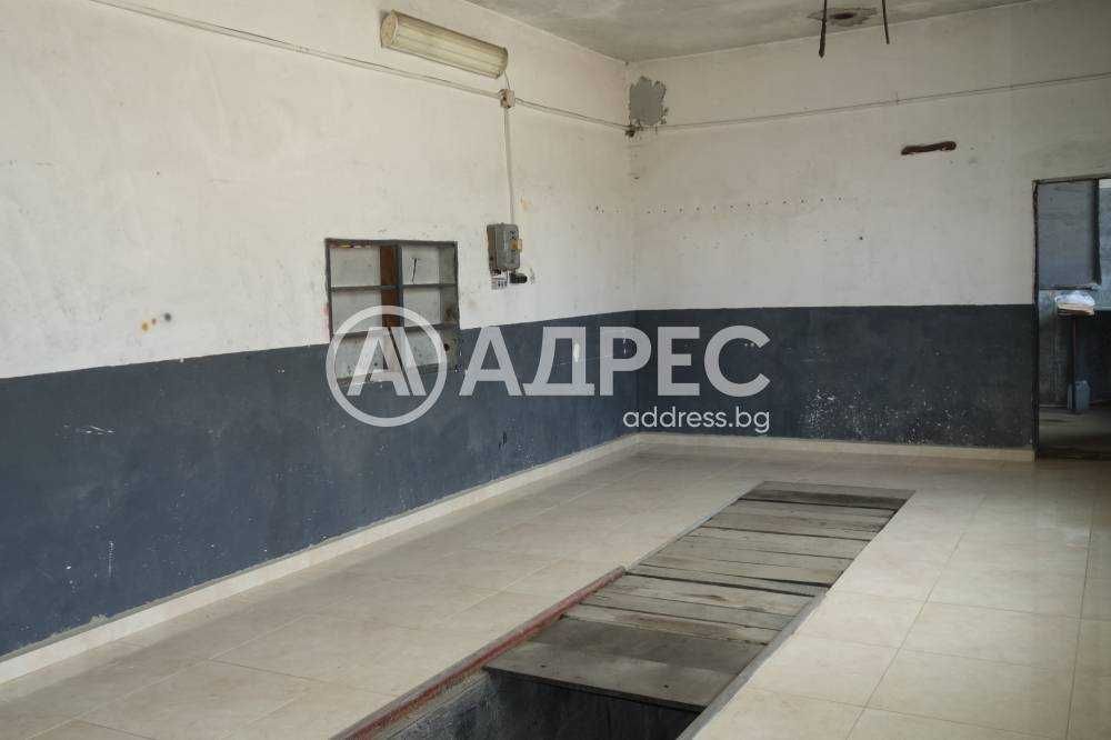 Дава се под наем Склад в Разград, Промишлена зона - Изток - 190 кв.м за 300 € - Снимка #1