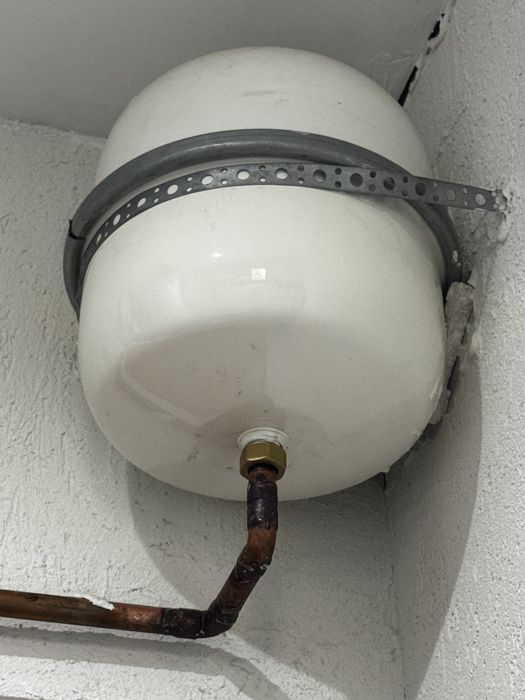 Части за соларна система. За топла вода медни тръби ф18околон30 метра