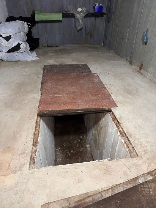 Vand garaj + beci /spatiu depozitare - proprietar