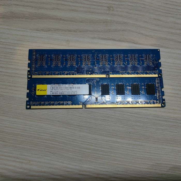 Memorie desktop 2 module 2x4GB DDR3 Elixir PC3-10600U