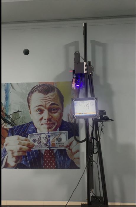 Devorga rasm chizadigan 3 D vertikalniy printer srochno sotiladi