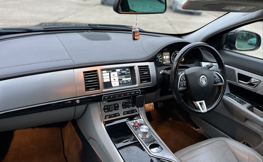 Jaguar XF S - 2012 - Face•Lift - 3.0 Diesel V6 - 275 CP - Automat -