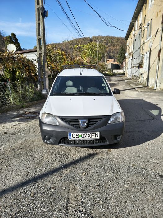 Vând Dacia Logan Van
