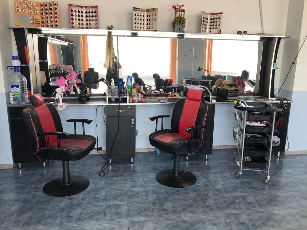 Salon mebil sotilad