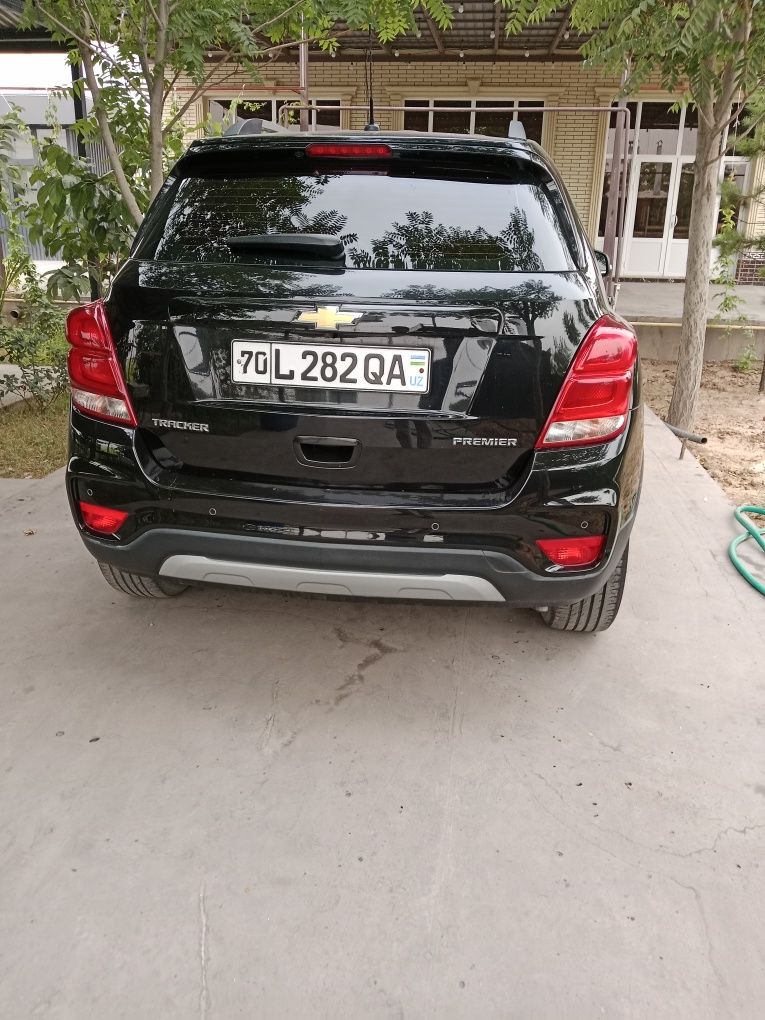 premer sotiladi naxt bank farqi yoʻq
