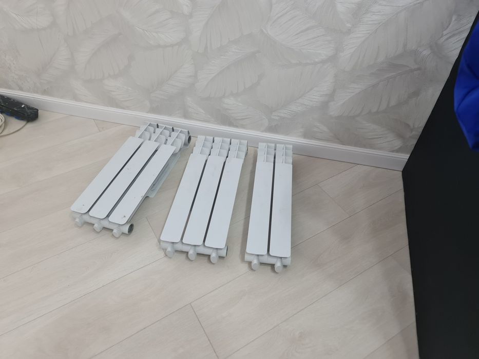 Продам батарей отопительный