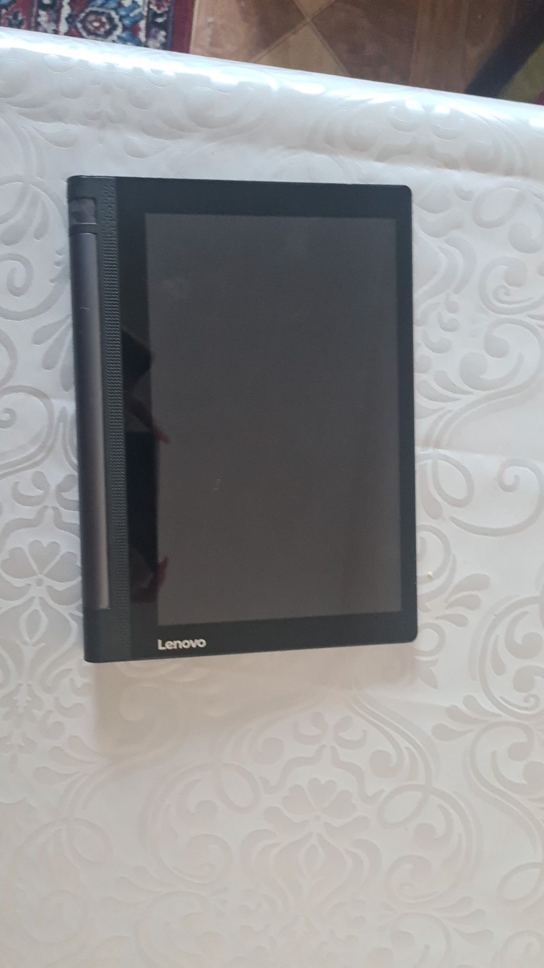 Большой планшет Lenovo