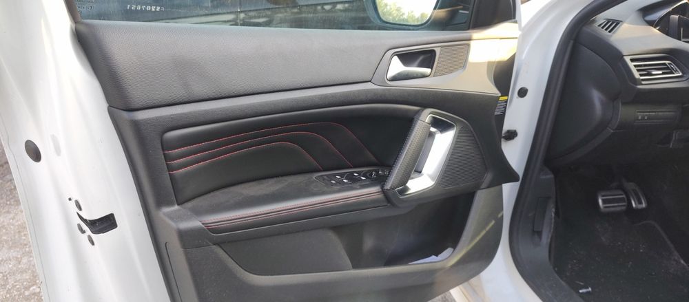 Продавам GT LINE Седалки Салон Peugeot 308 gt Line