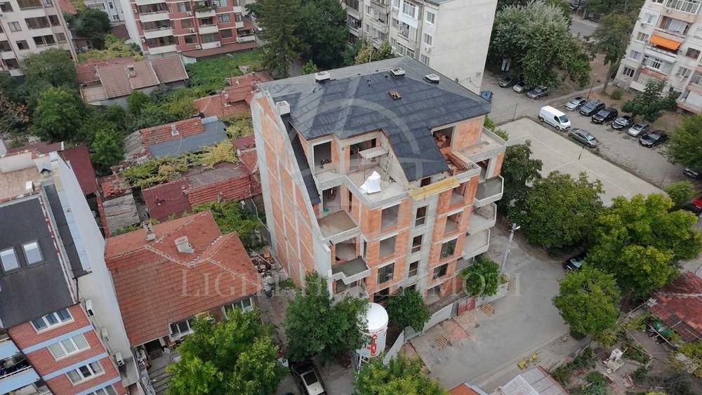 Реф. 921 Тристаен Кючук Париж / Бутикова сграда